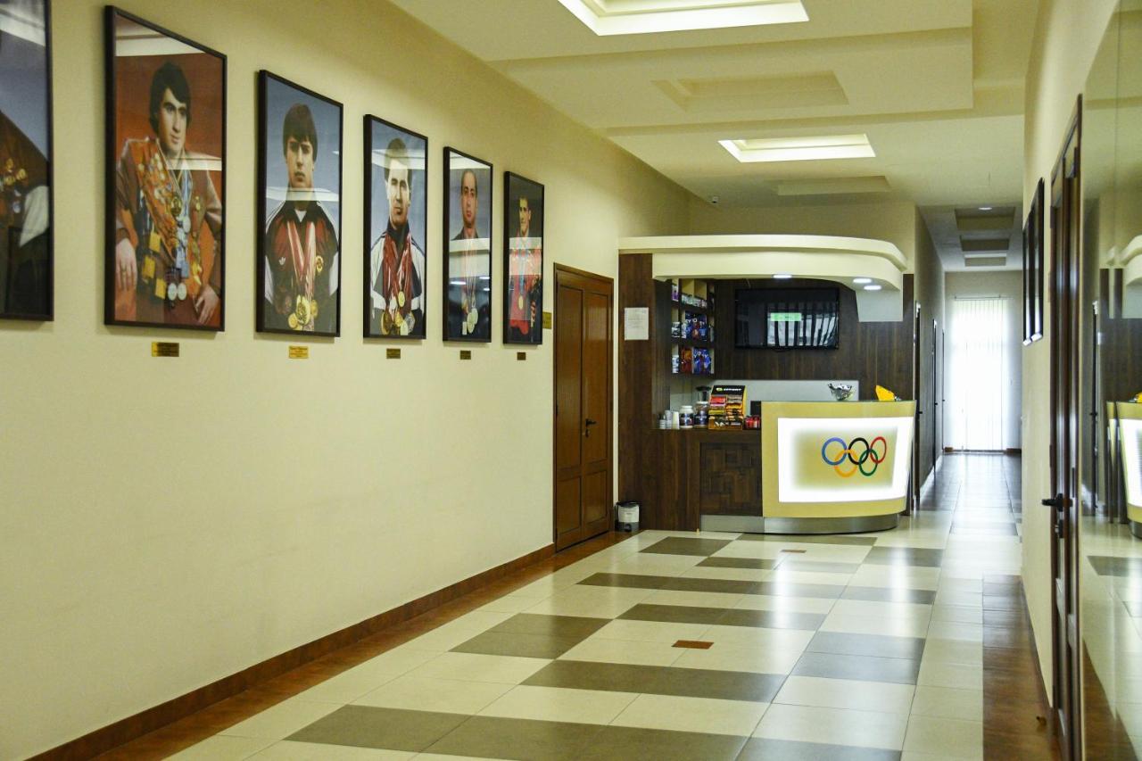 Olympavan Hotel Jerevan Buitenkant foto