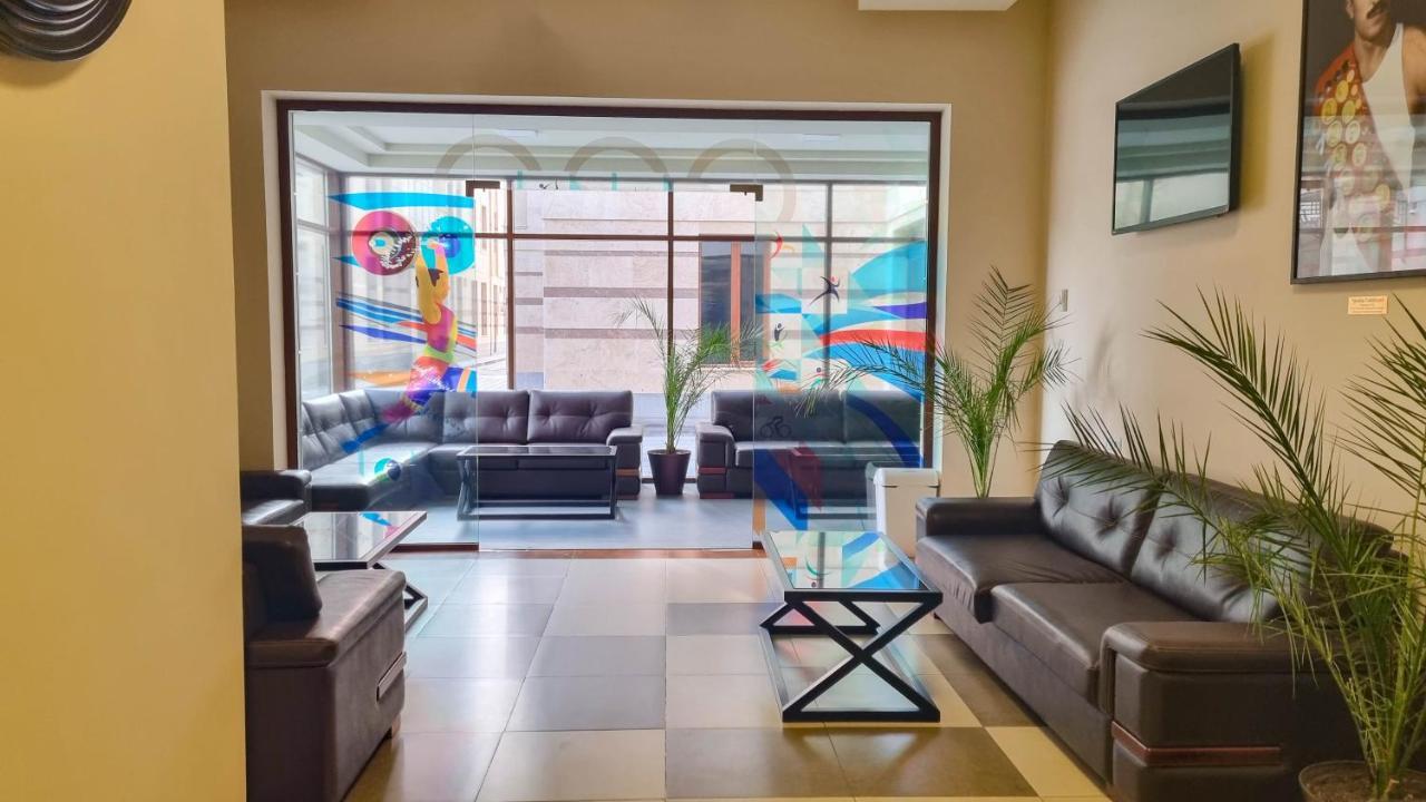 Olympavan Hotel Jerevan Buitenkant foto
