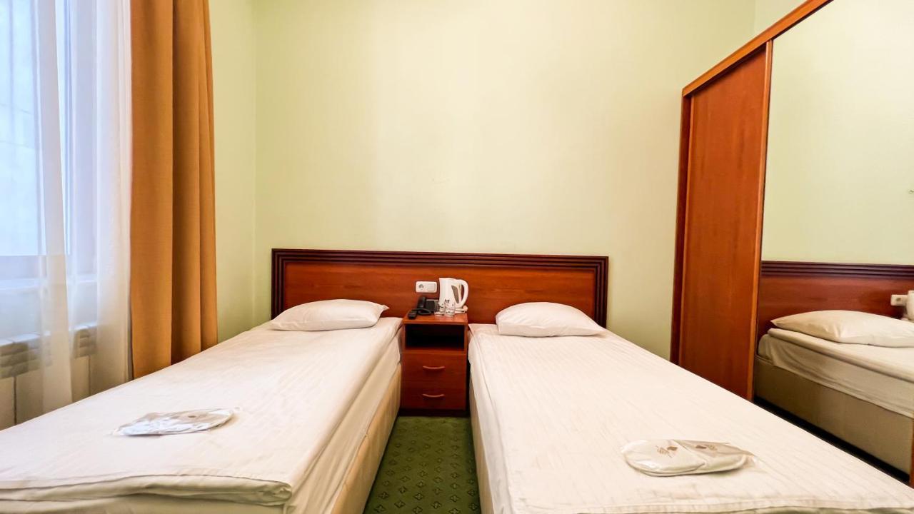 Olympavan Hotel Jerevan Buitenkant foto