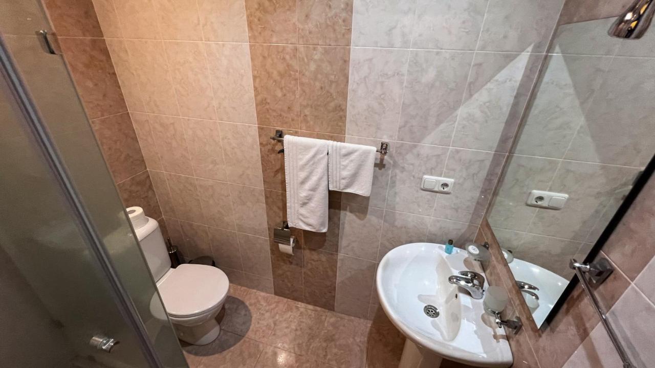 Olympavan Hotel Jerevan Buitenkant foto